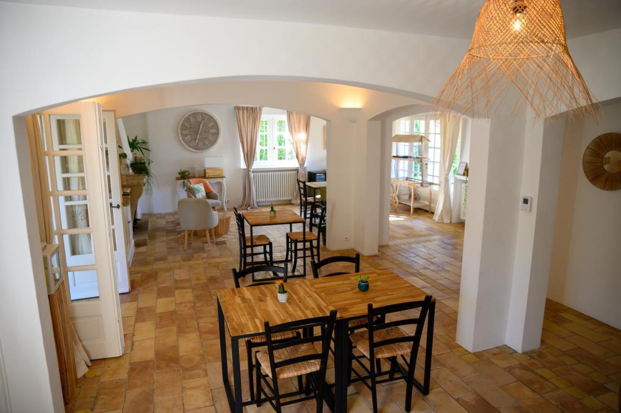 Le Mas De La Source Bed and Breakfast Mougins Esterno foto